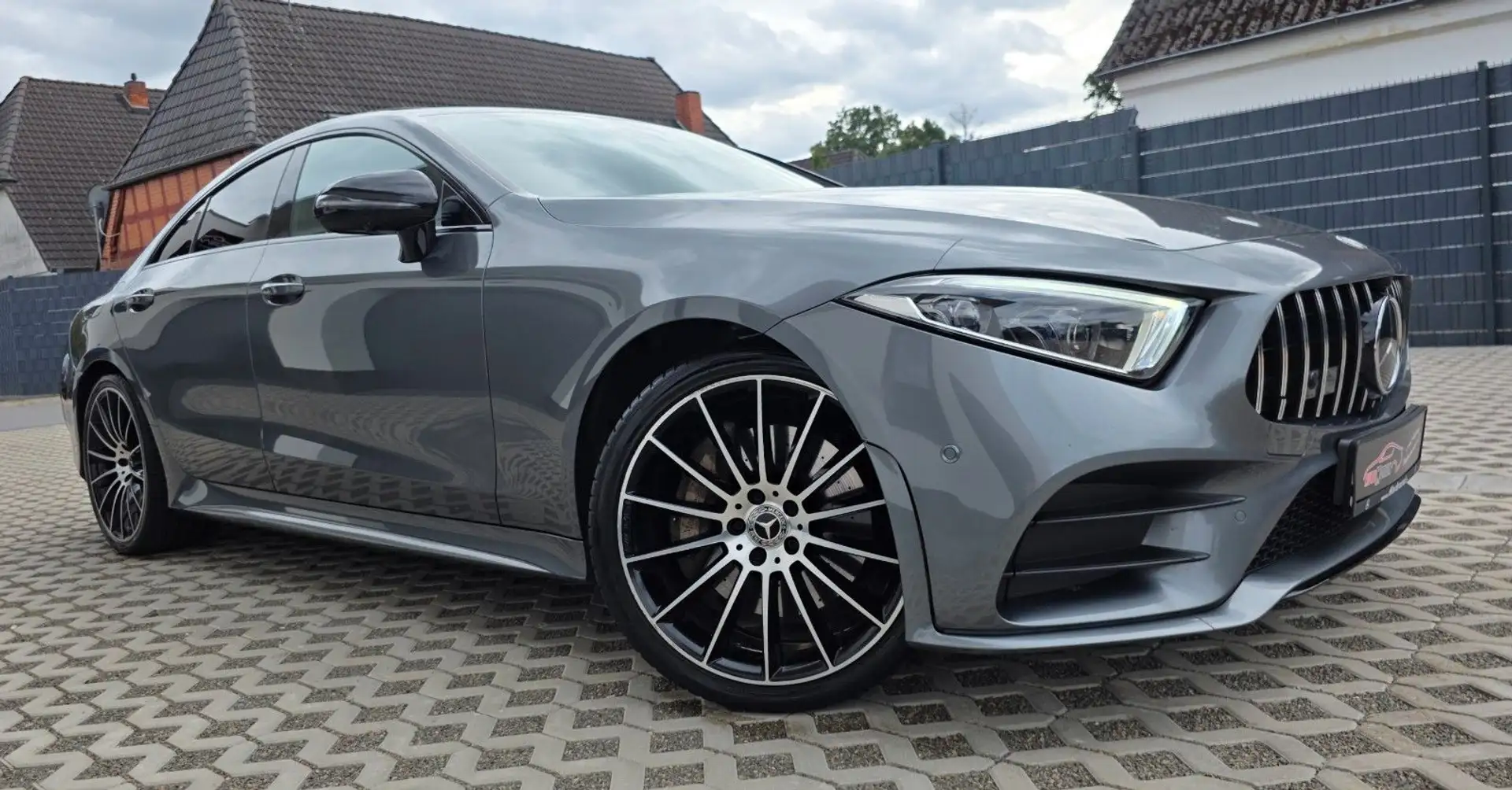 Mercedes-Benz CLS 350 d 4Matic*AMG*Multibeam*Burmester*360°* Grau - 2