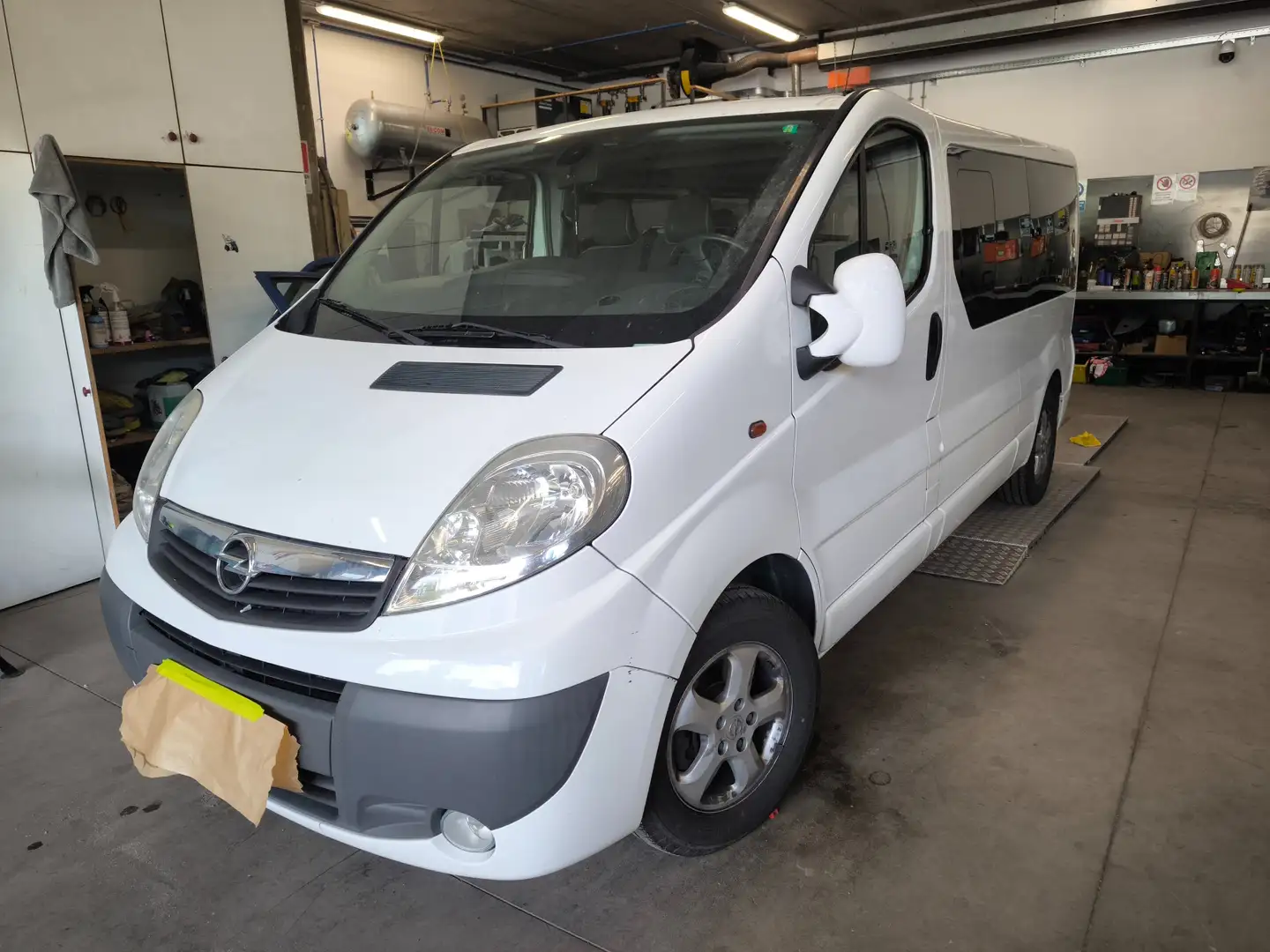 Opel Vivaro Bianco - 2
