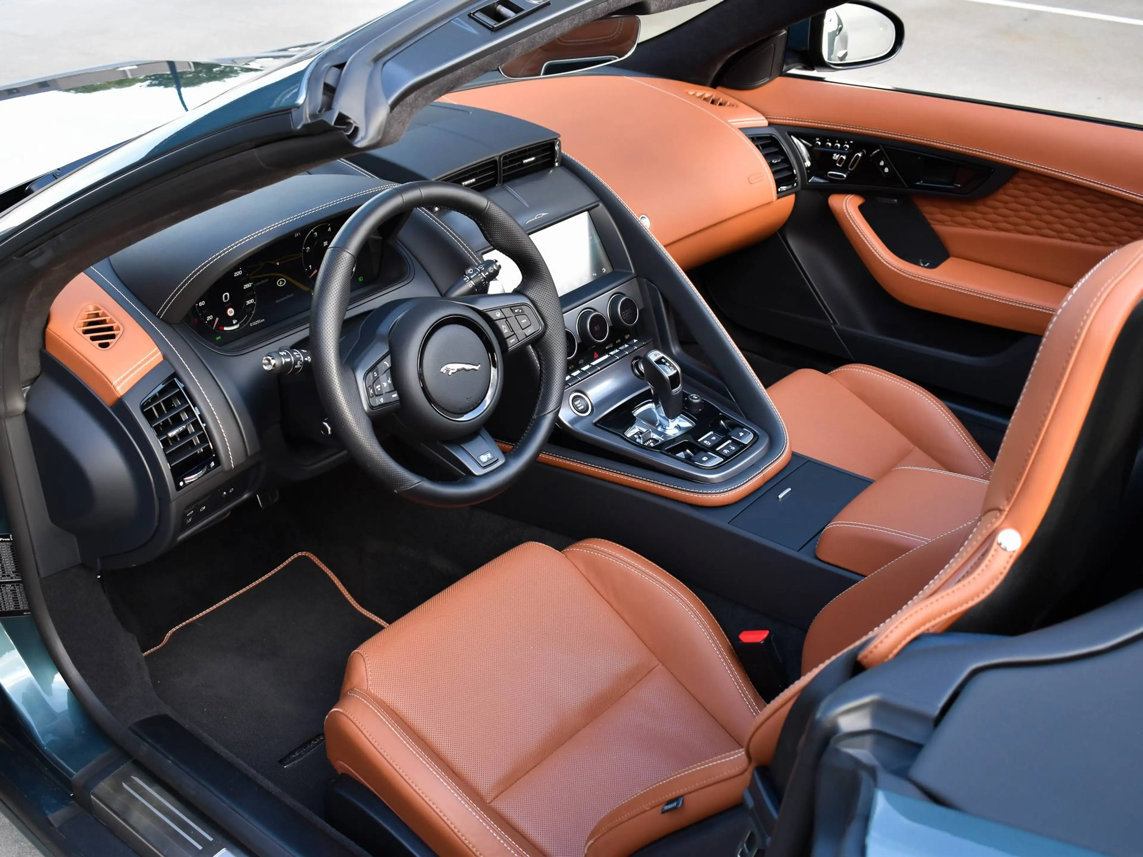 Jaguar F-Type 5.0 V8 R Cabriolet AWD P575 / Giola Green / Black Pack / FULL — photo 6