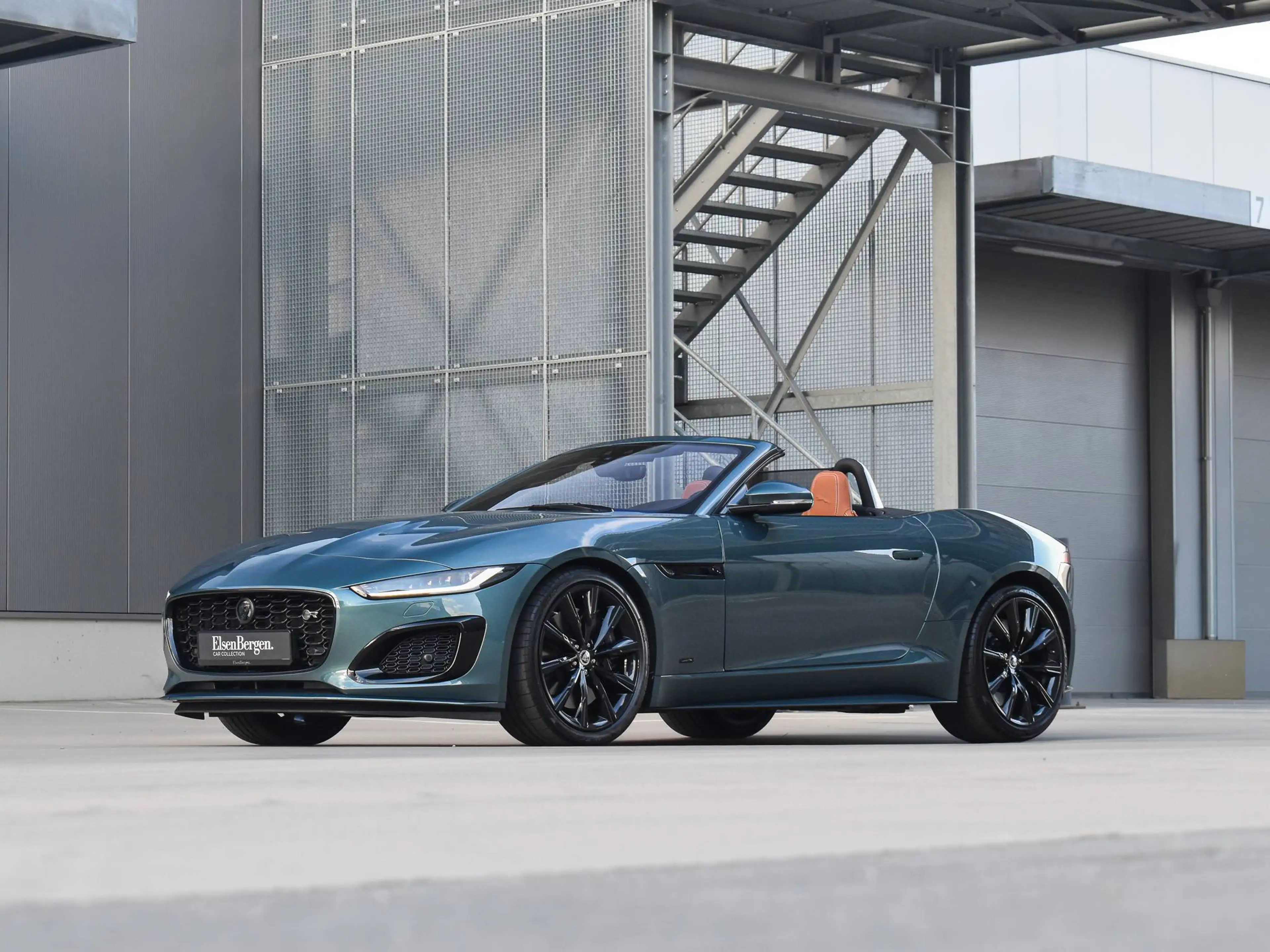 Jaguar F-Type 5.0 V8 R Cabriolet AWD P575 / Giola Green / Black Pack / FULL