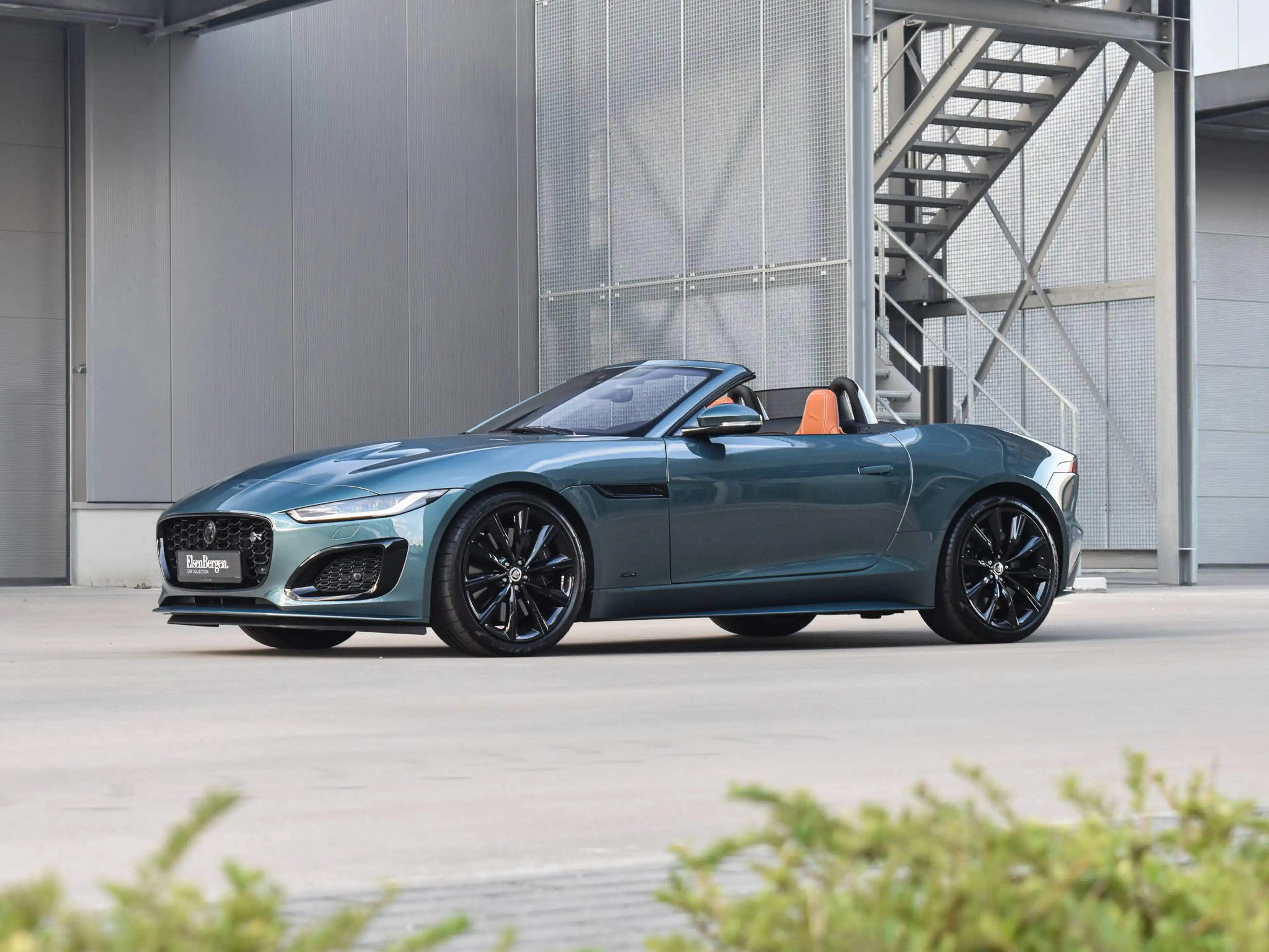 Jaguar F-Type 5.0 V8 R Cabriolet AWD P575 / Giola Green / Black Pack / FULL — photo 9