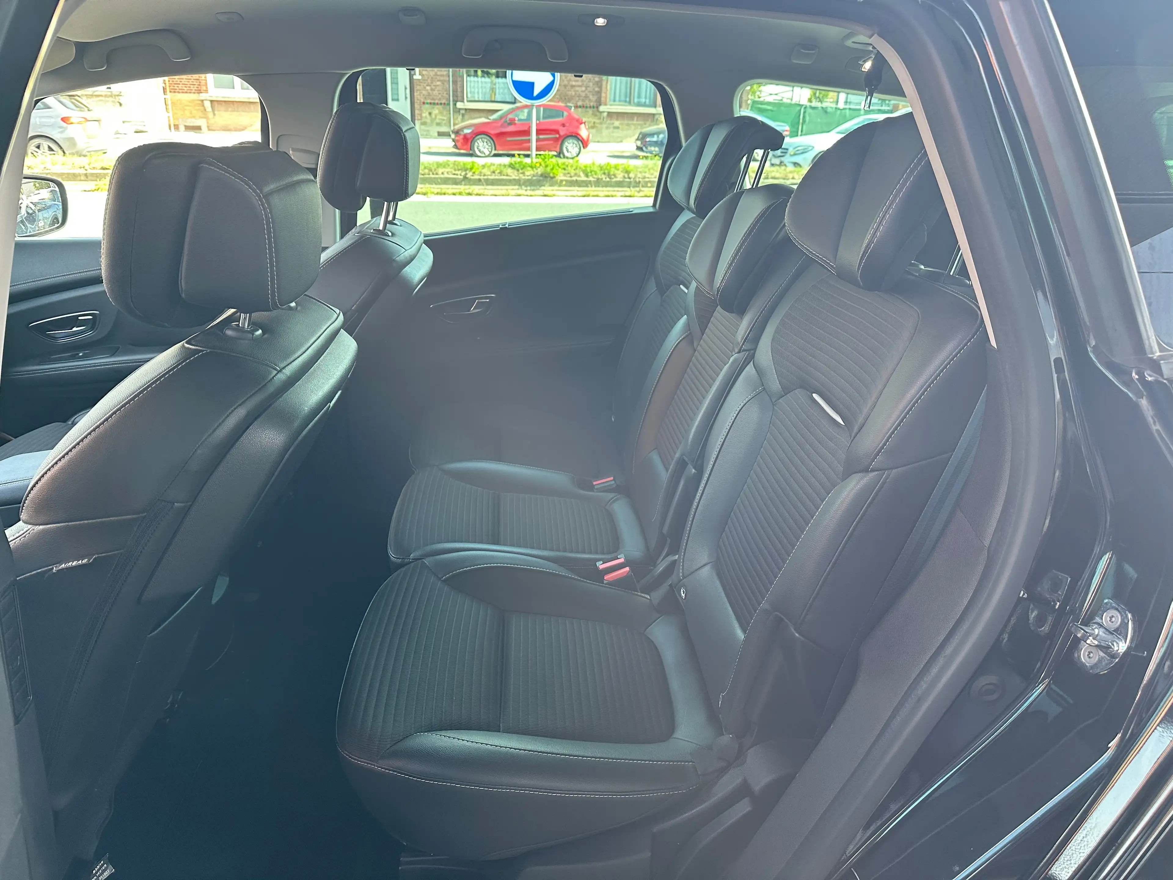 Renault Scenic 1.6 dCi / 7pl / automatique / 2017 / 213.000km.. — photo 8