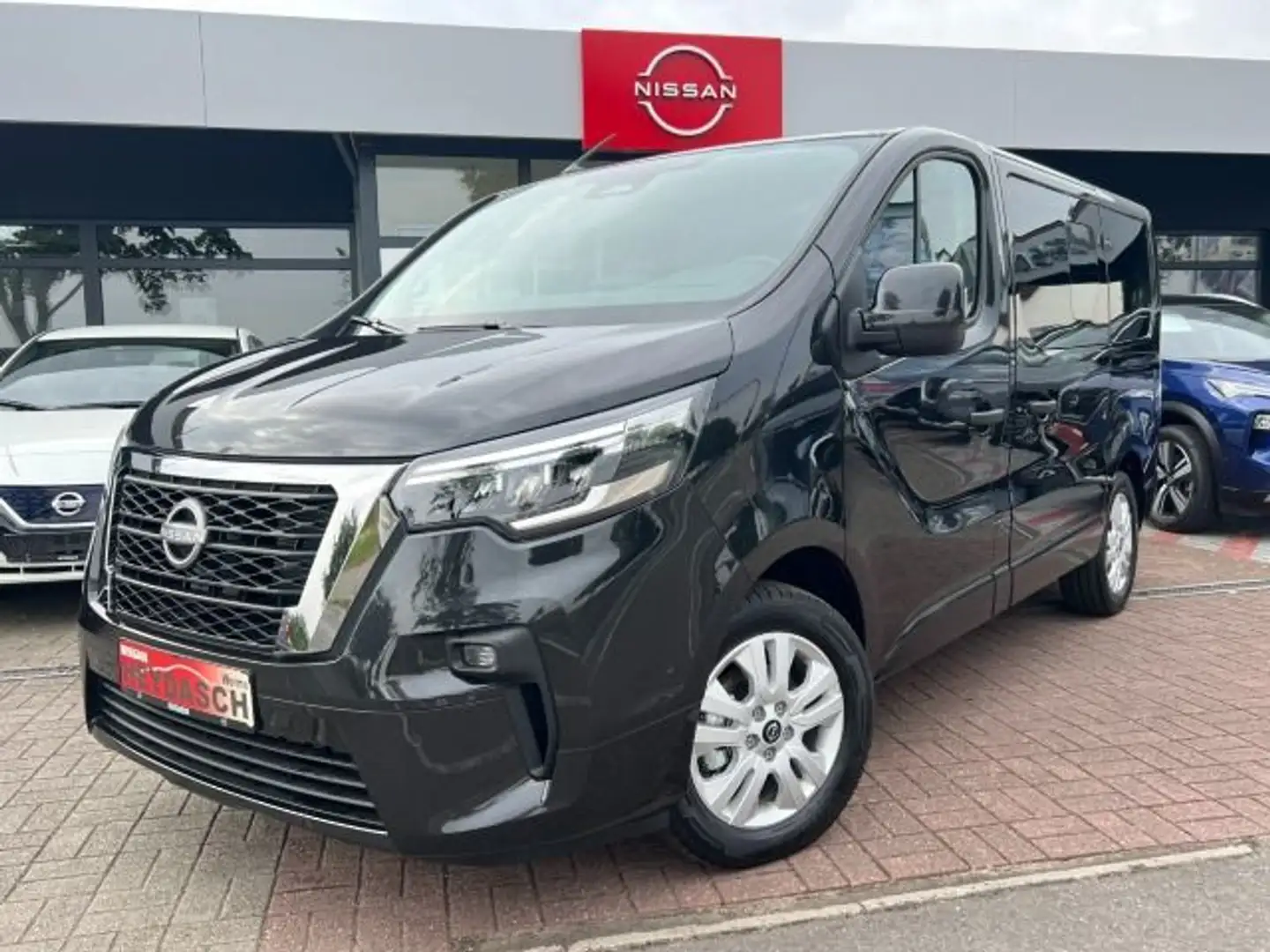 Nissan Primastar Kombi L1H1 2,8t Tekna *8-Sitzer*SALE A Negro - 2