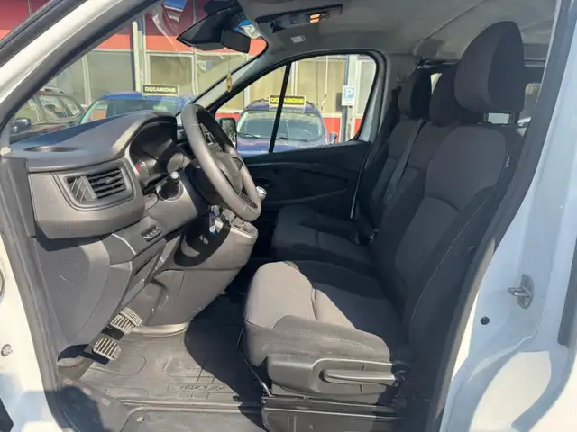 Renault Trafic view 10