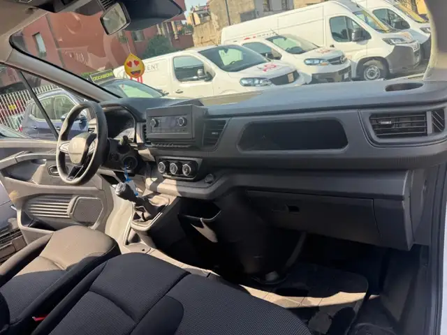 Renault Trafic view 15