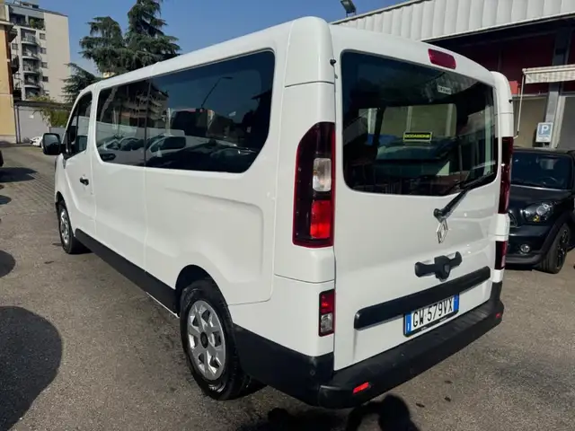 Renault Trafic view 5