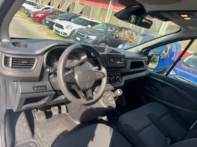 Renault Trafic view 9