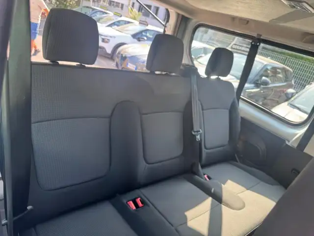 Renault Trafic view 14