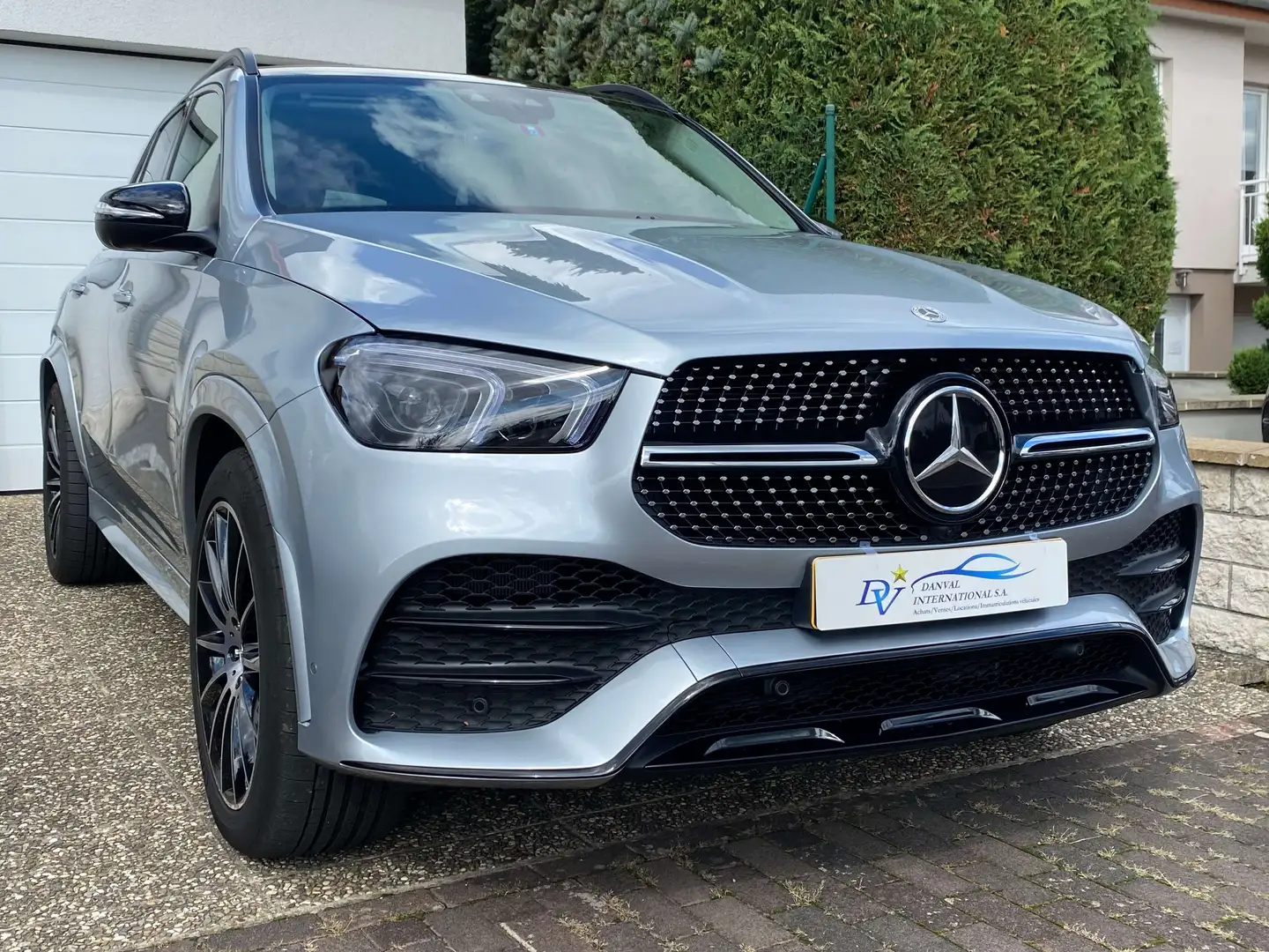 Mercedes-Benz GLE 400 GLE 400 D 4MATIC - AMG Line Stříbrná - 1