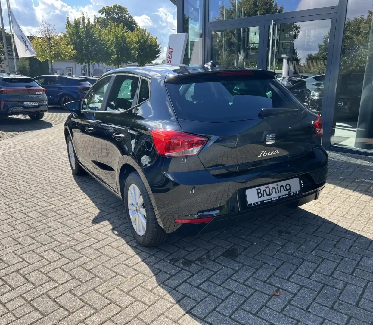 SEAT Ibiza ROAD EDITION /Sitzh. /Rückfahrkamera Klima Navi Schwarz - 2