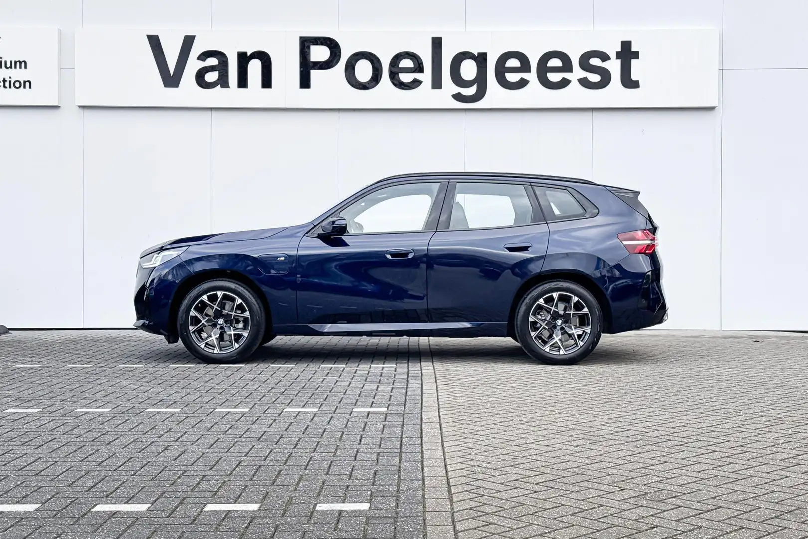 BMW X3 30e xDrive Trekhaak | M Sport | Panoramadak Blau - 2