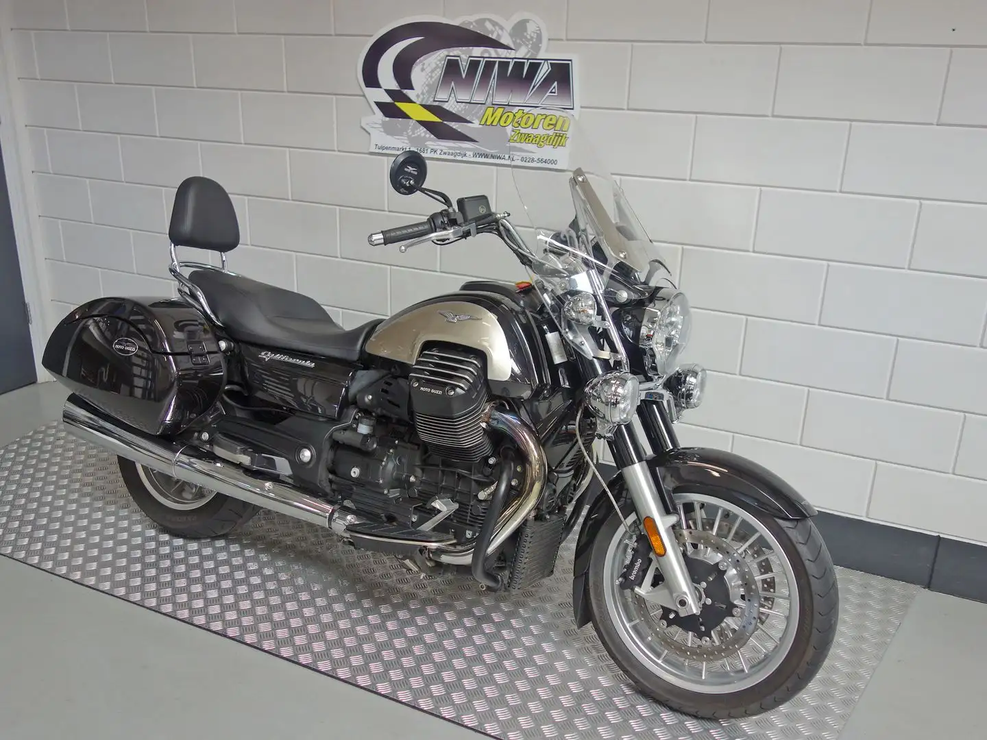 Moto Guzzi California TOURING Zwart - 2