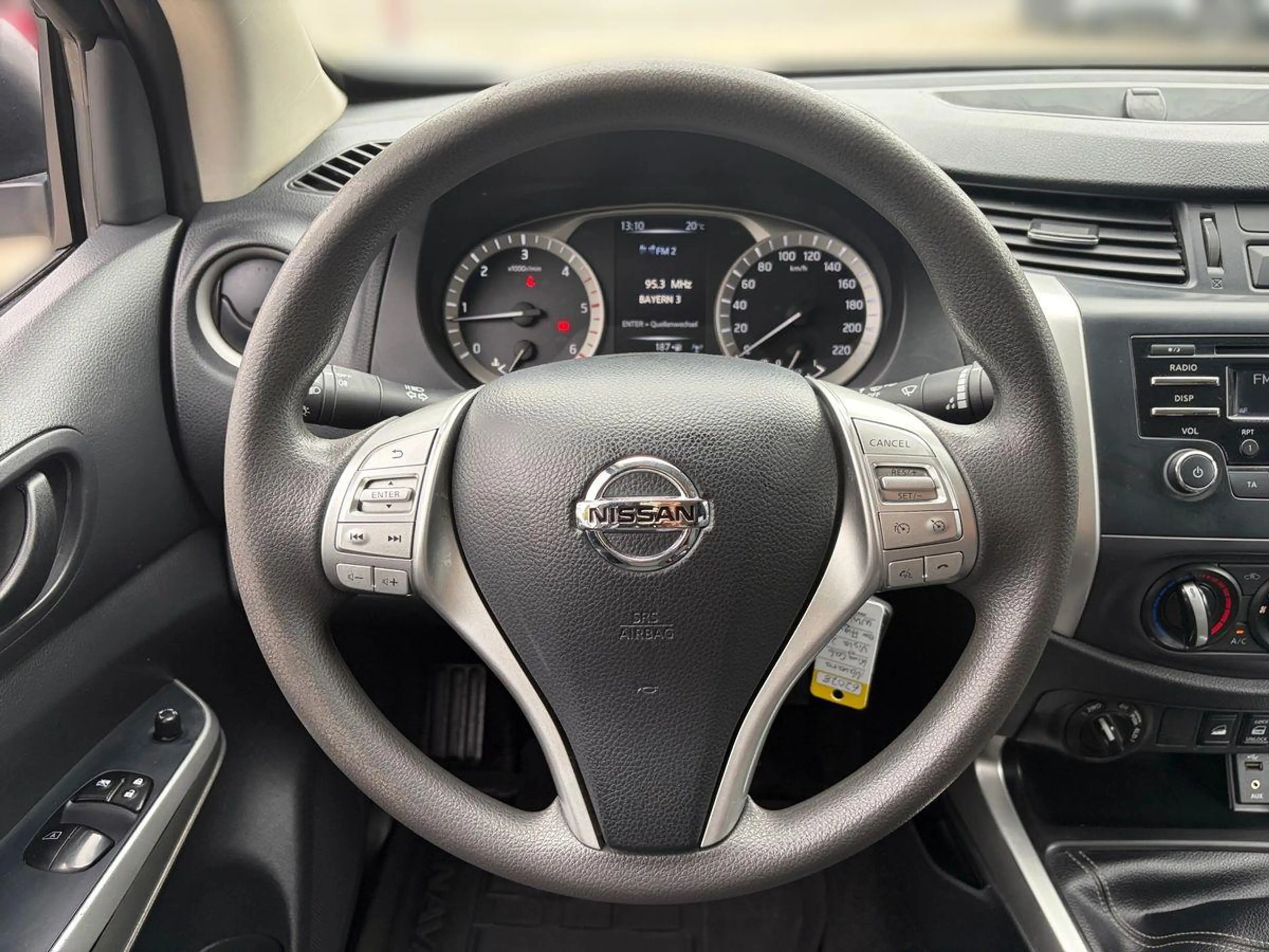 Nissan Navara King Cab Visia 2.3dCi *HARDTOP* — photo 13