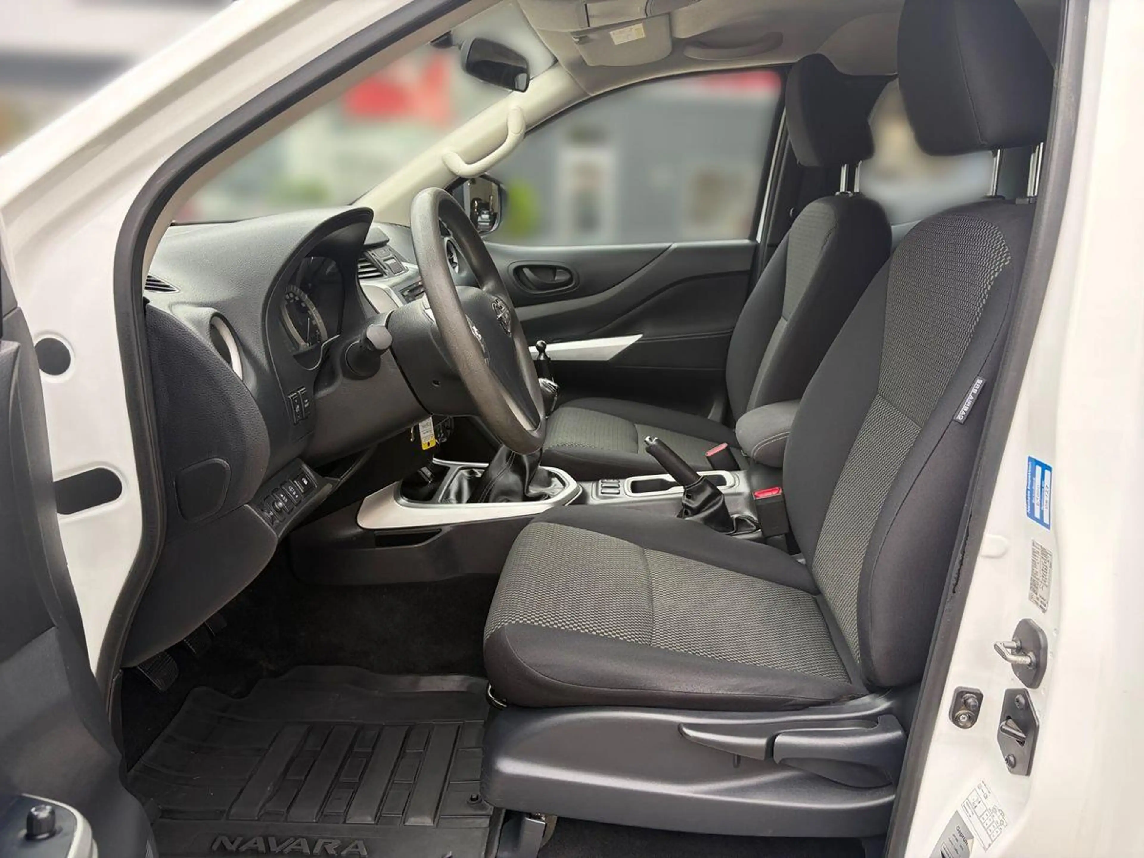 Nissan Navara King Cab Visia 2.3dCi *HARDTOP* — photo 12