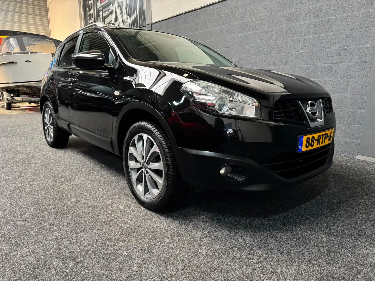 Nissan Qashqai 2.0 Connect Edition, Pano, Navi, Camera Zwart - 2