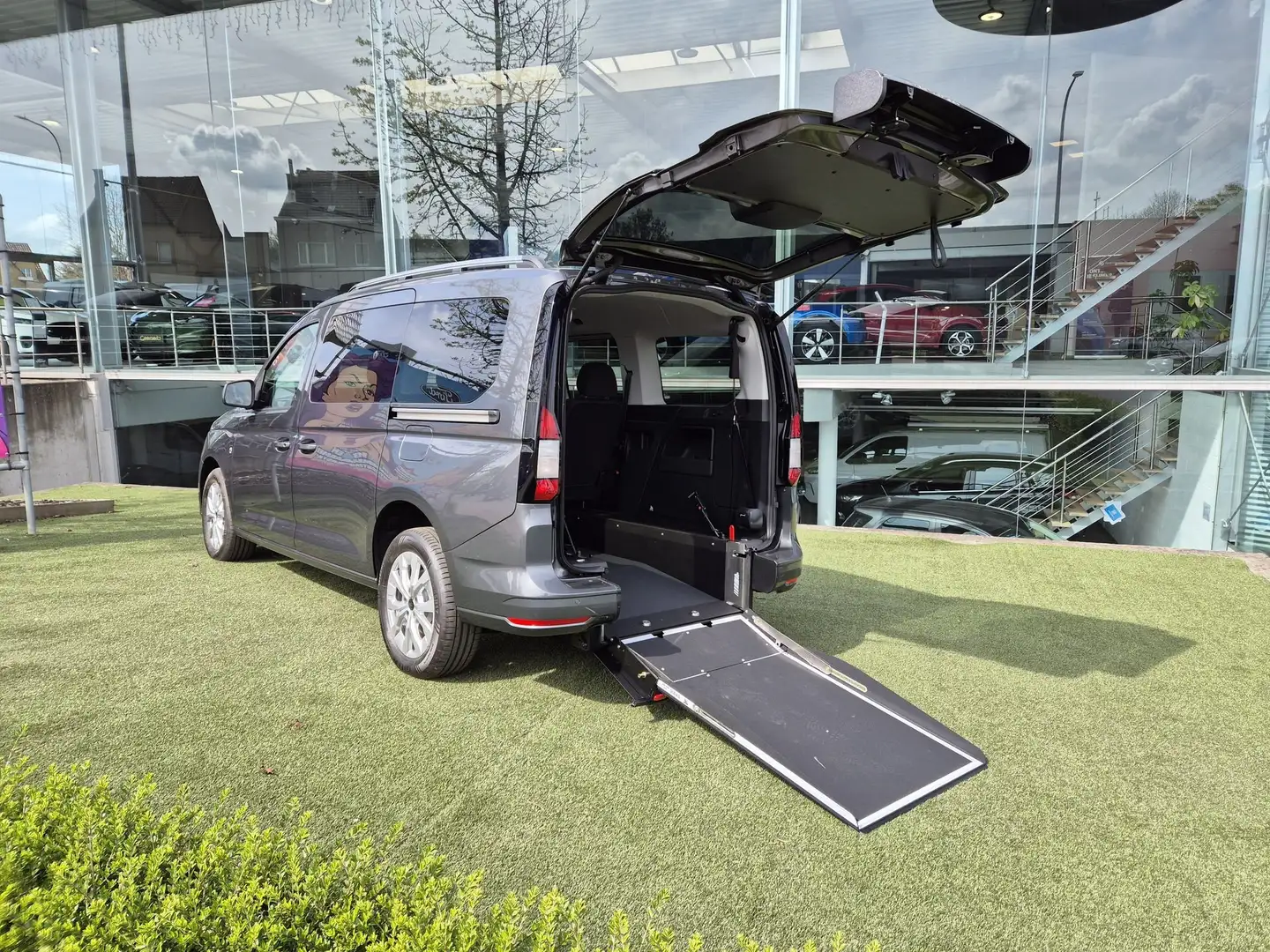 Ford Tourneo Connect ROLSTOELWAGEN Titanium Grand - 1