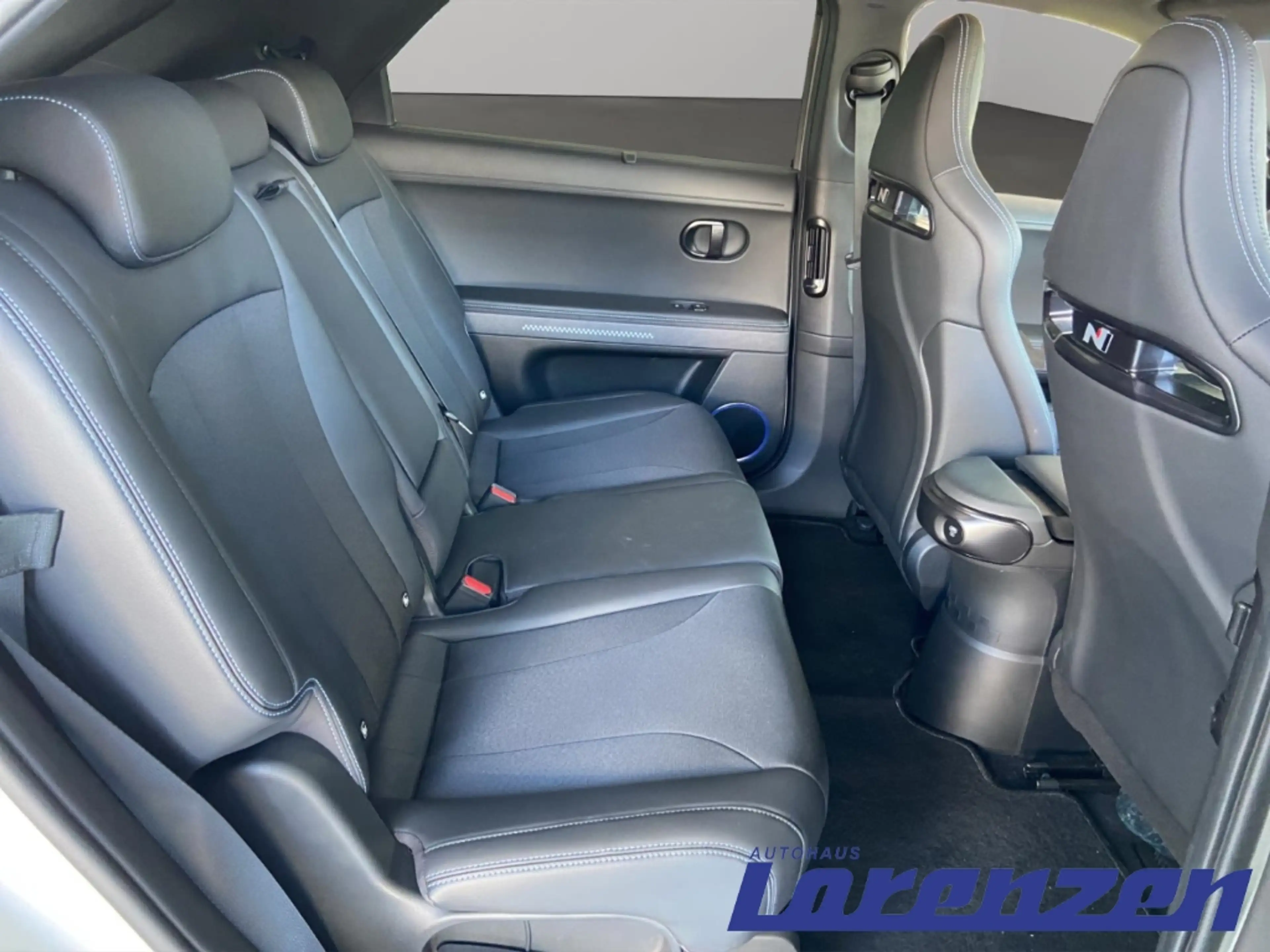 Hyundai IONIQ 5 Elektro 84kWh (609 PS) 4WD Sitz-Paket HUD Navi Dig — photo 9