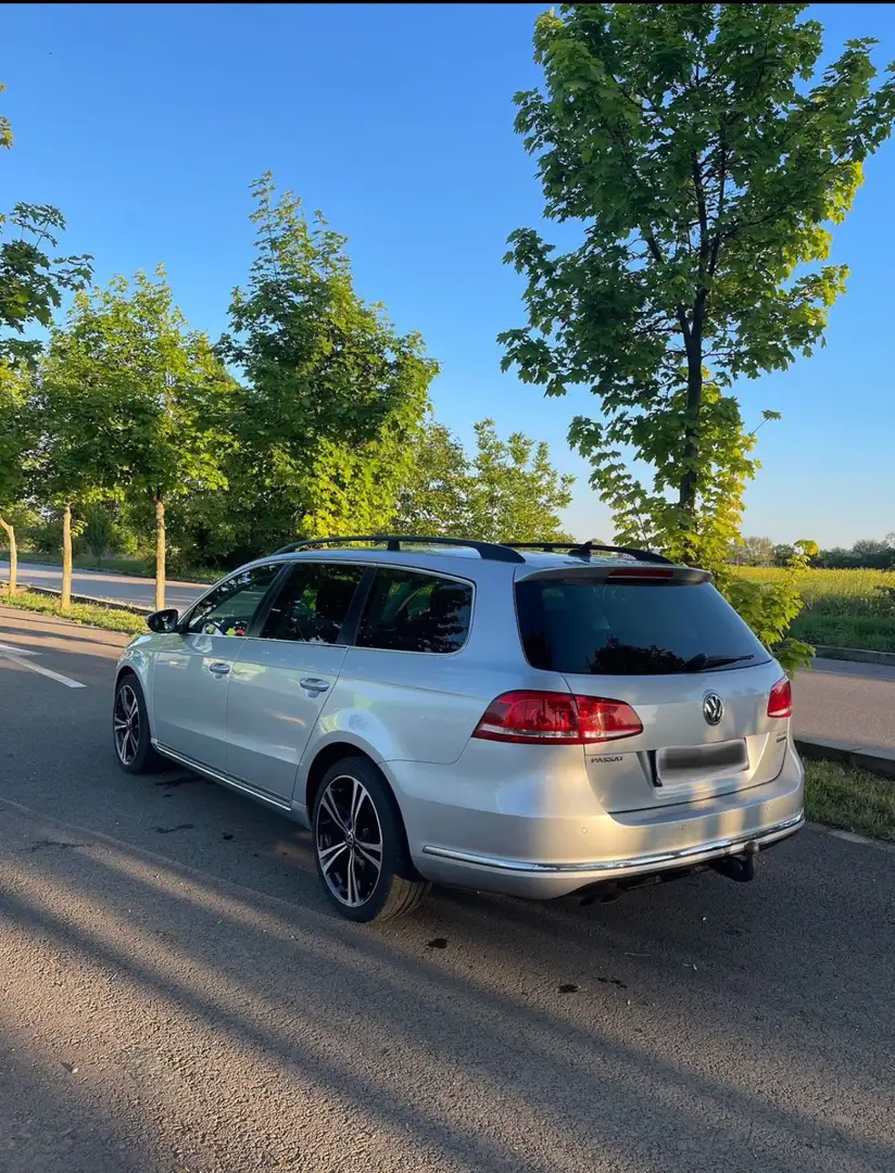 Volkswagen Passat 2.0 TDI BlueMotion Technology Exclusive - 1