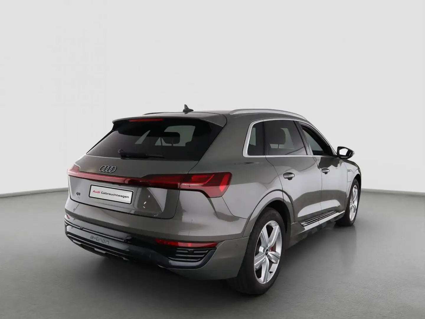 Audi Q8 e-tron 55 quattro advanced*NAVI-PLUS*HUD*LEDE Grau - 2