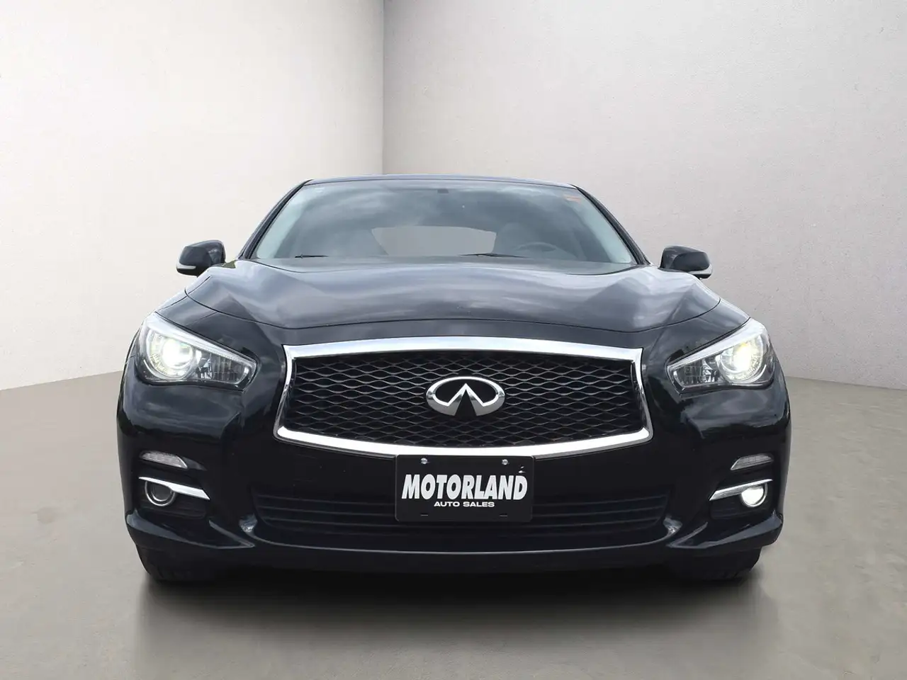 Infiniti Q50 2016