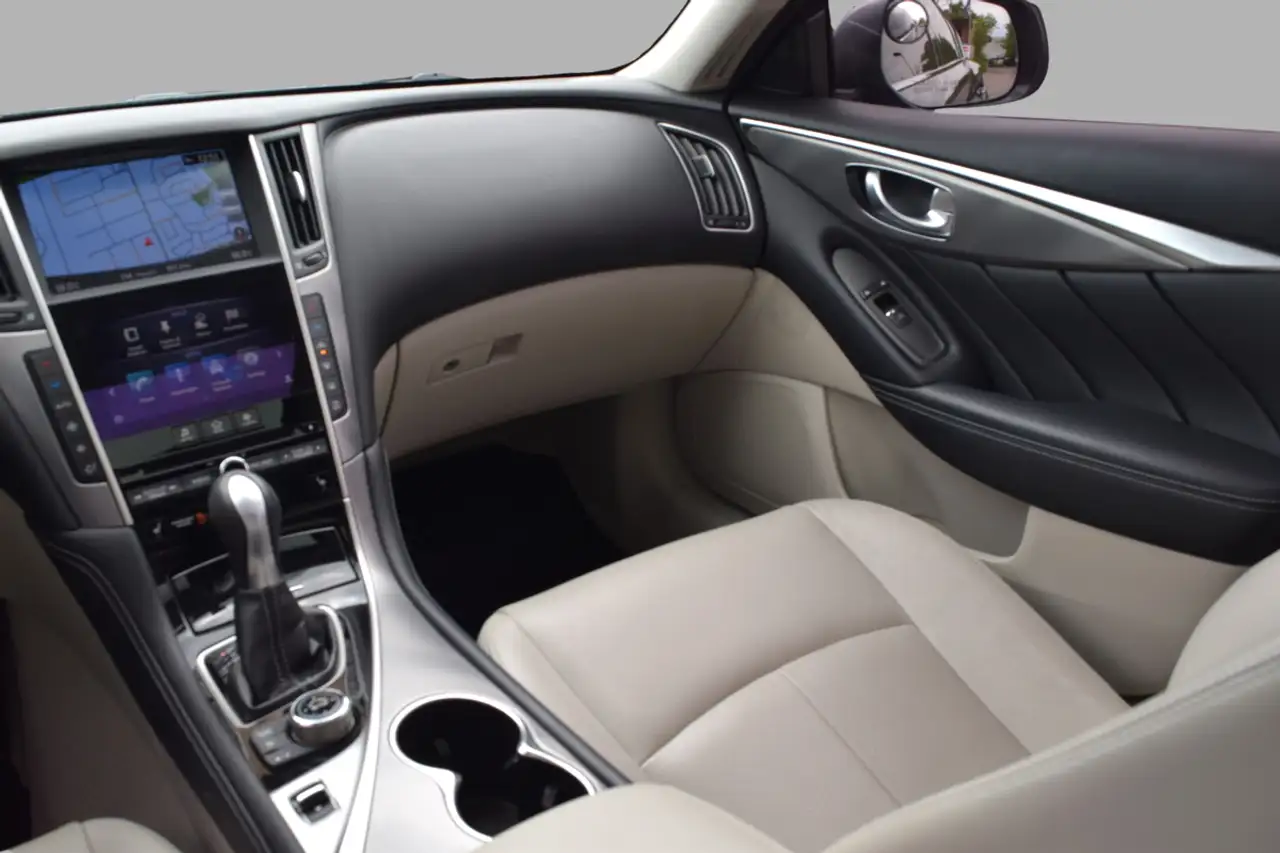 Infiniti Q50 2016 — фото 11