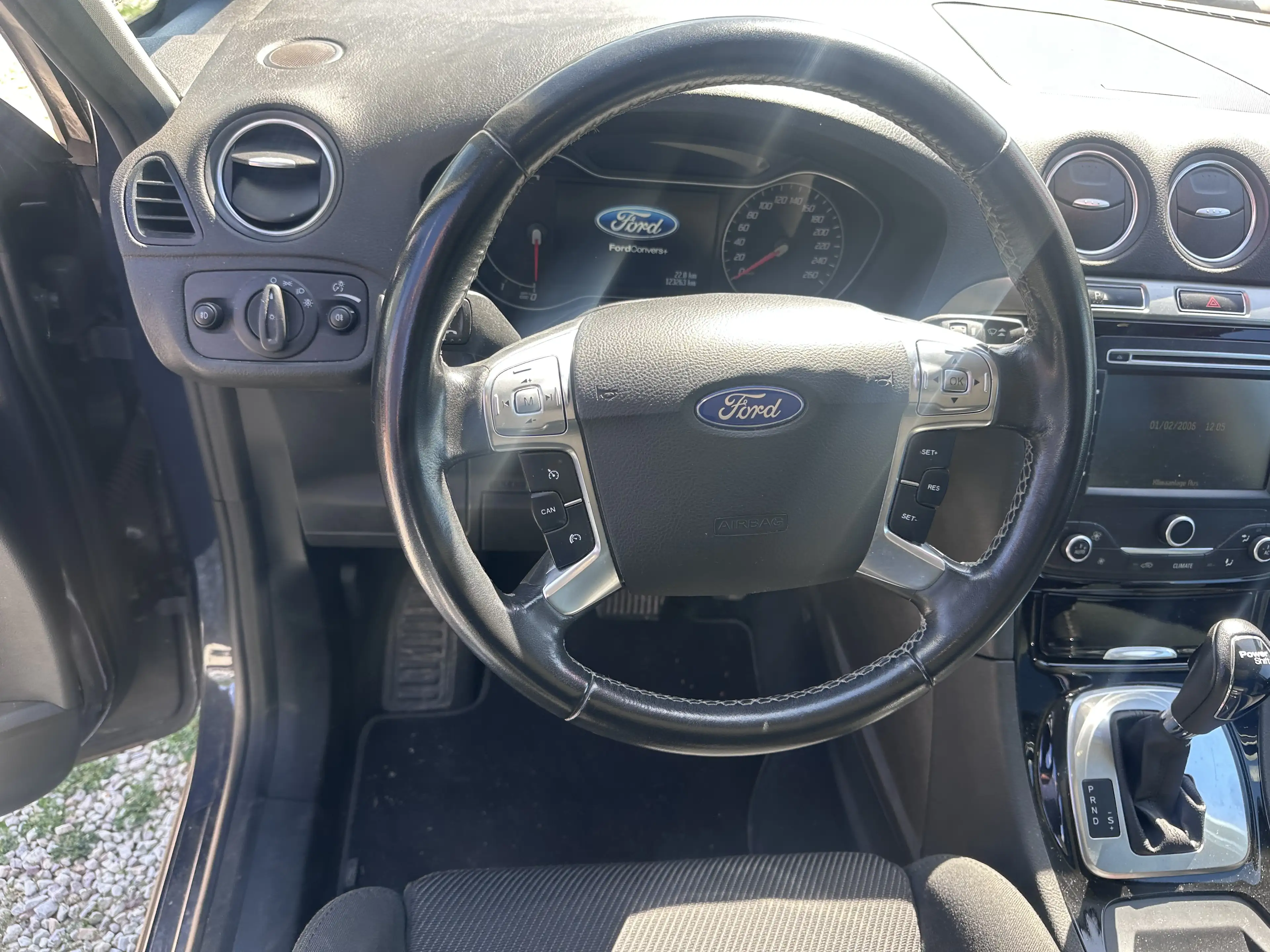 Ford S-Max Titanium — photo 12