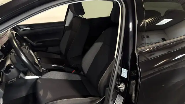 Volkswagen Polo view 11