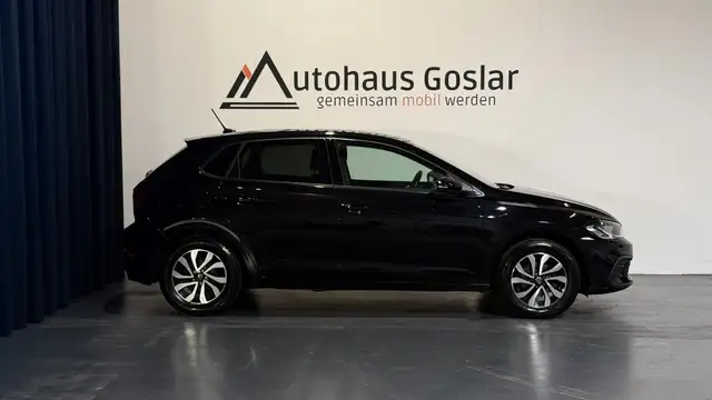 Volkswagen Polo view 2