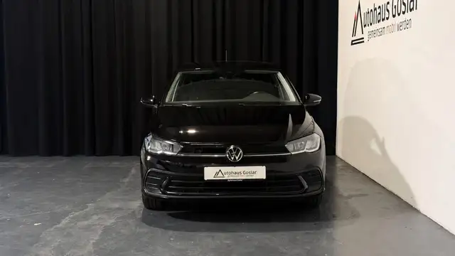 Volkswagen Polo view 3