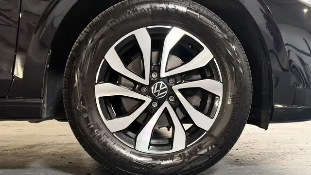 Volkswagen Polo view 6