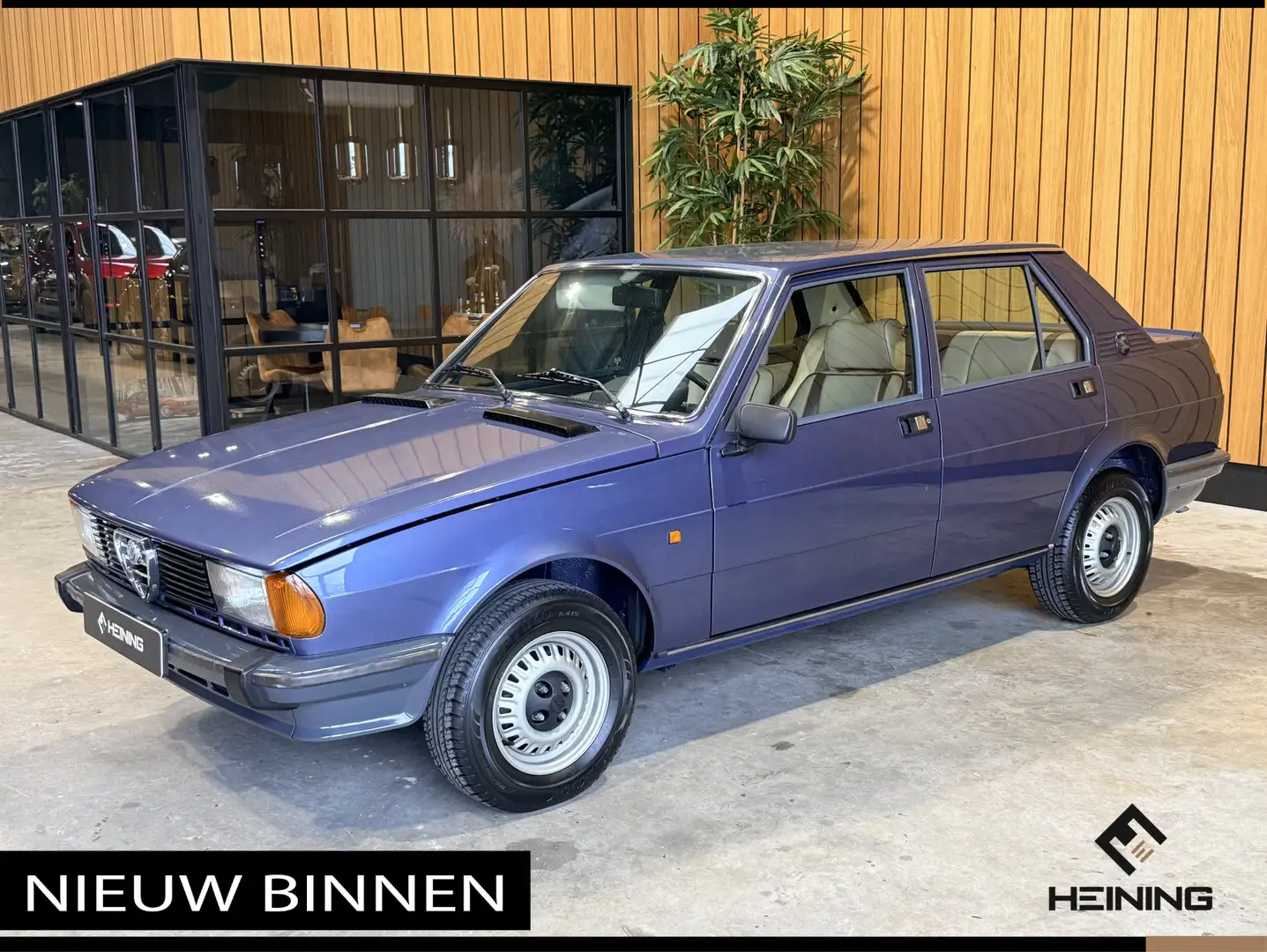 Alfa Romeo Giulietta 1.6 109 PK 5 bak. Speciaal interieur. Gave Oldtime Bleu - 1