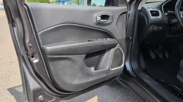Jeep Compass view 7