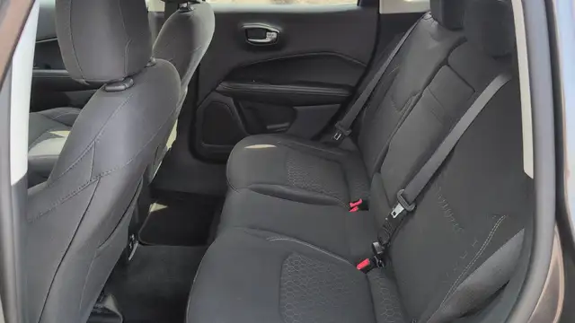 Jeep Compass view 9