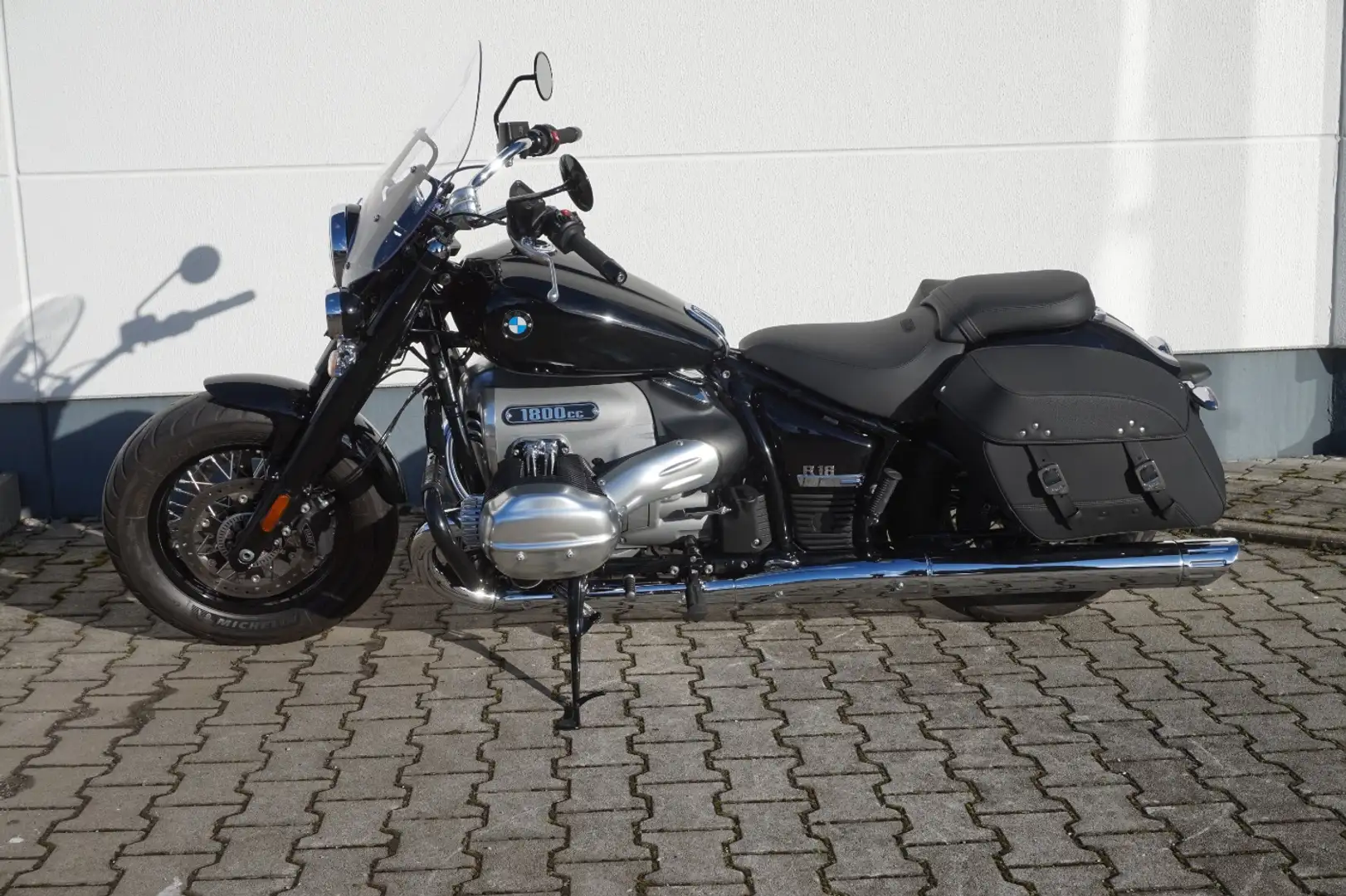BMW R 18 Classic Negru - 1