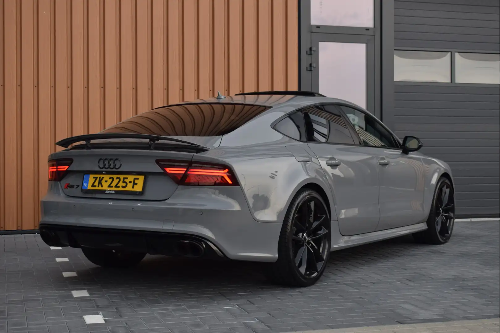 Audi RS7 4.0 V8 TFSI 605pk Quattro Performance | Akrapovič Grau - 2