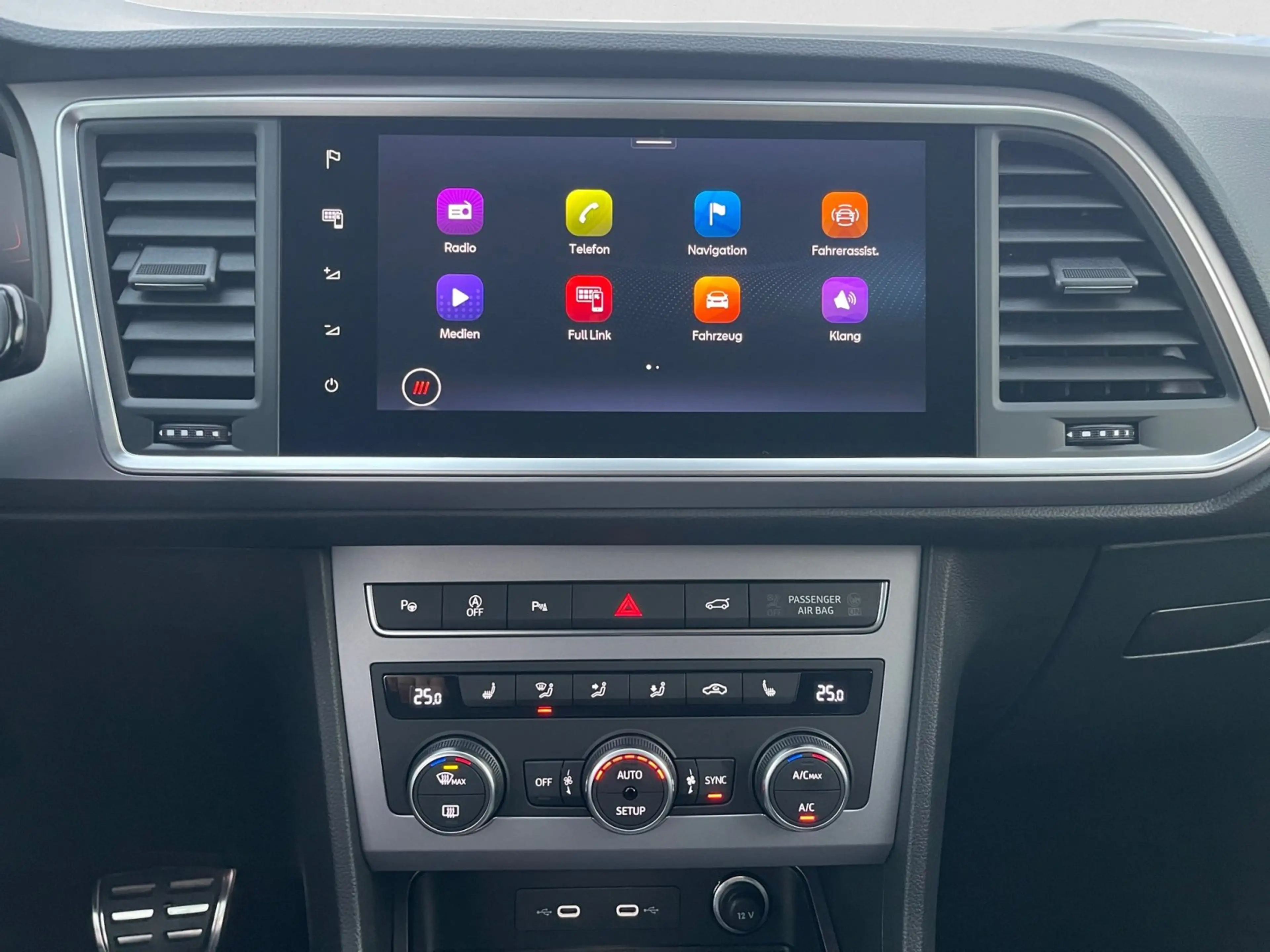 SEAT Ateca FR TSI DSG|AHK|NAVI|eHECKKLAPPE|KEYLESS| — photo 12