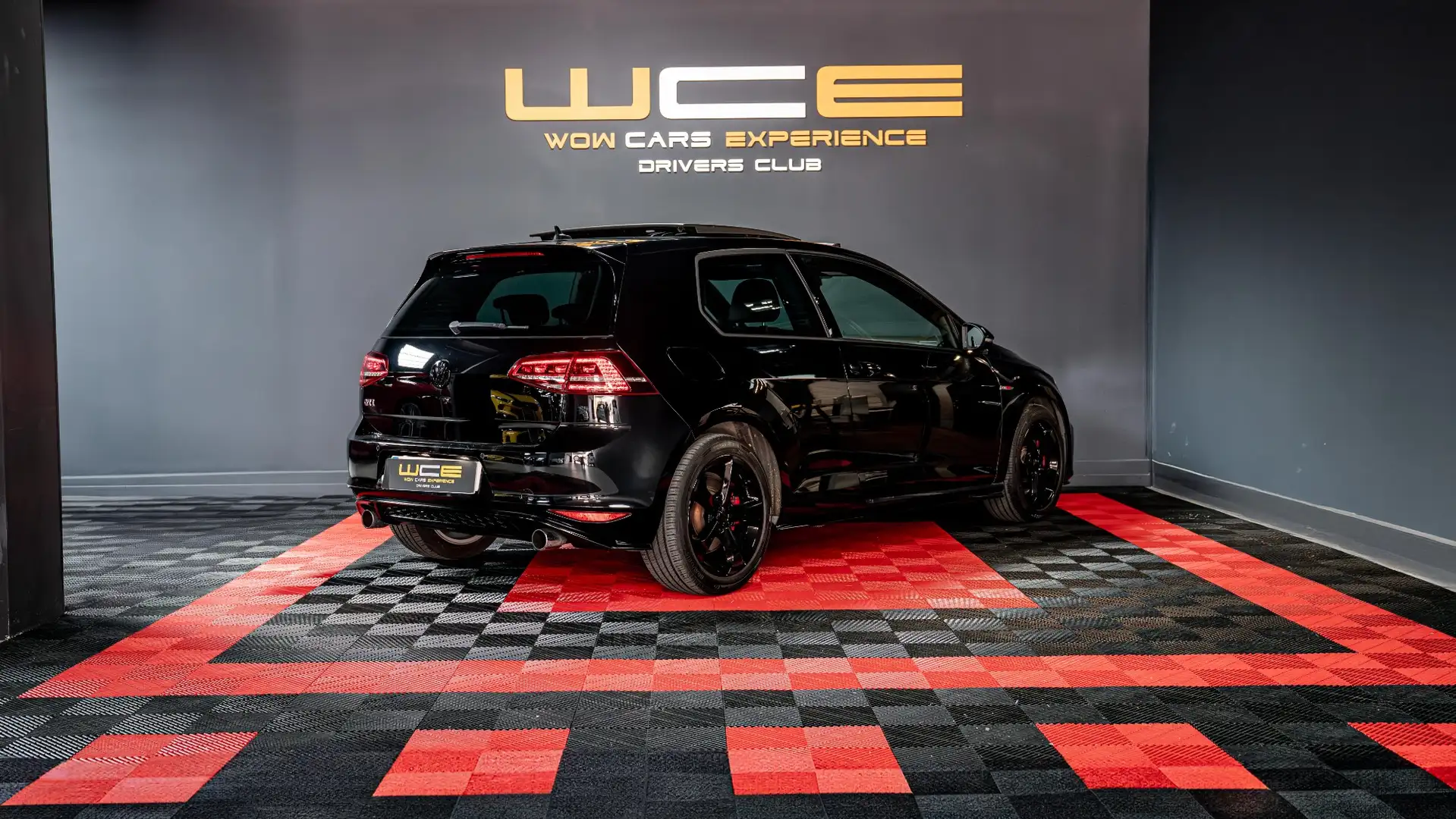 Volkswagen Golf GTI 2.0 TSI 220 Чорний - 2