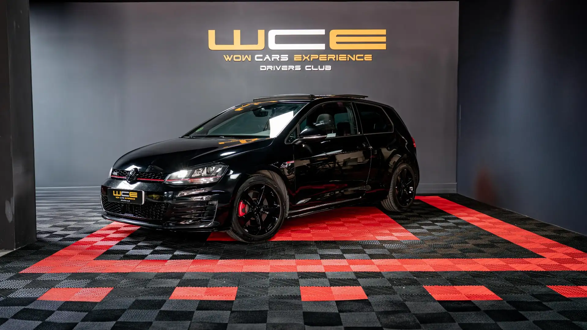 Volkswagen Golf GTI 2.0 TSI 220 Чорний - 1