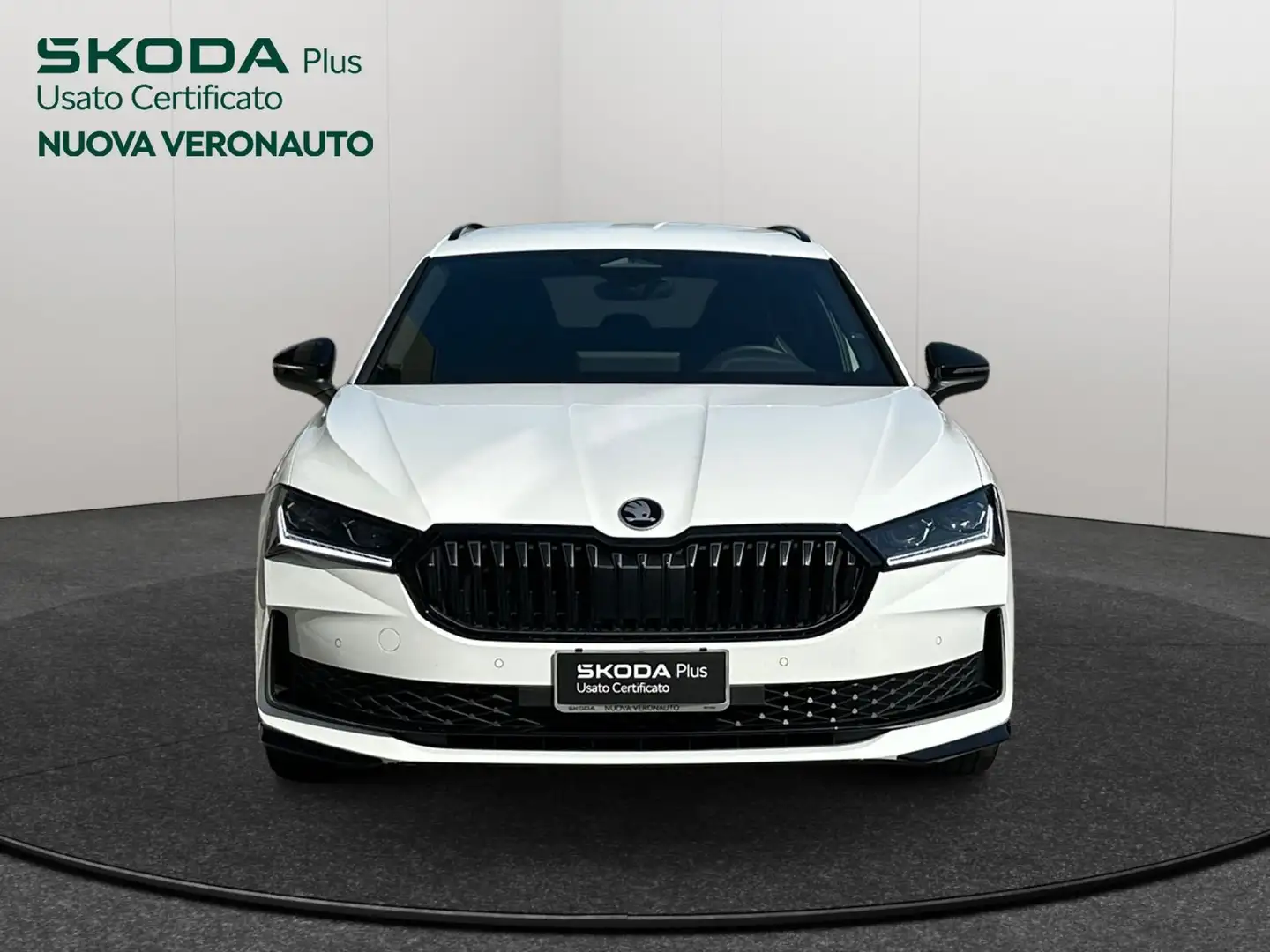 Skoda Superb Wagon Sportline 2,0 TDI 110 kW (150 CV) 7 marce - Weiß - 2