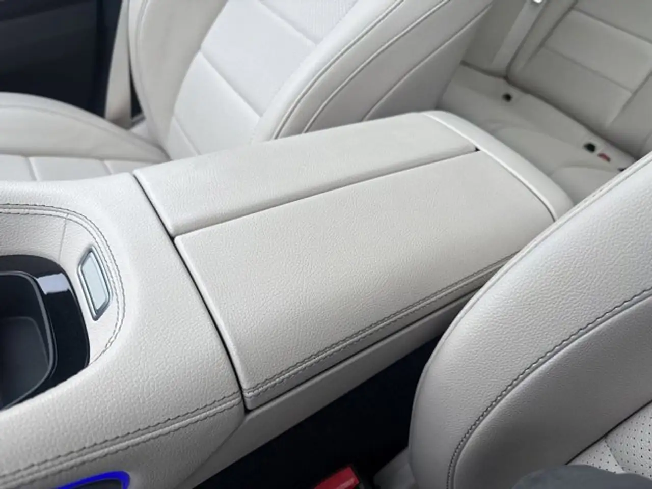 Mercedes-Benz GLE снимка Mercedes-Benz GLE