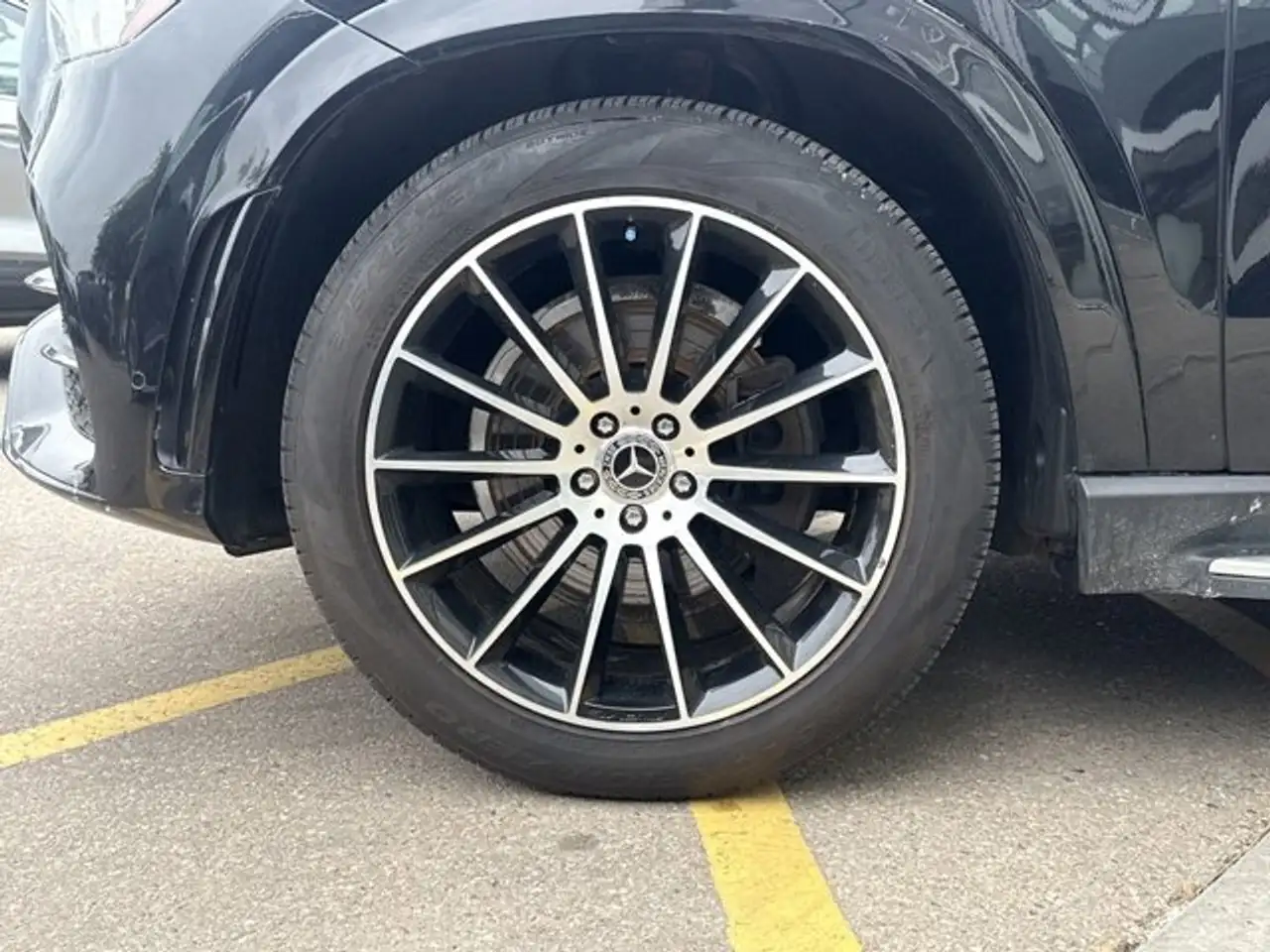Mercedes-Benz GLE снимка Mercedes-Benz GLE