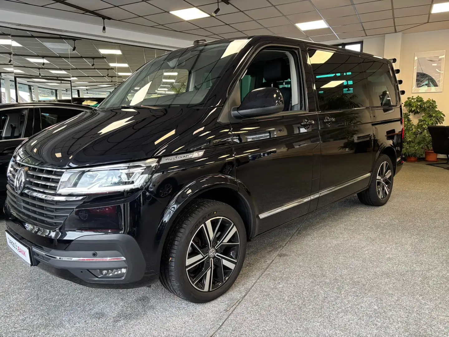 Volkswagen T6.1 Multivan Generation Six 2.0 TDI +STHZ+ACC+Fahrradträger+ Negro - 2