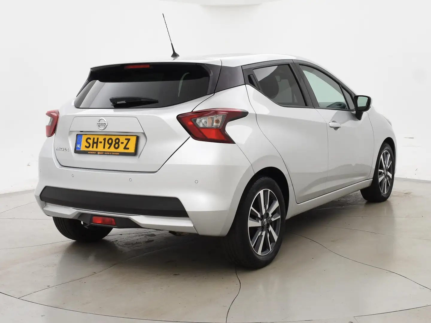 Nissan Micra 0.9 IG-T N-CONNECTA + CAMERA | NAVIGATIE | CLIMATE Grijs - 2