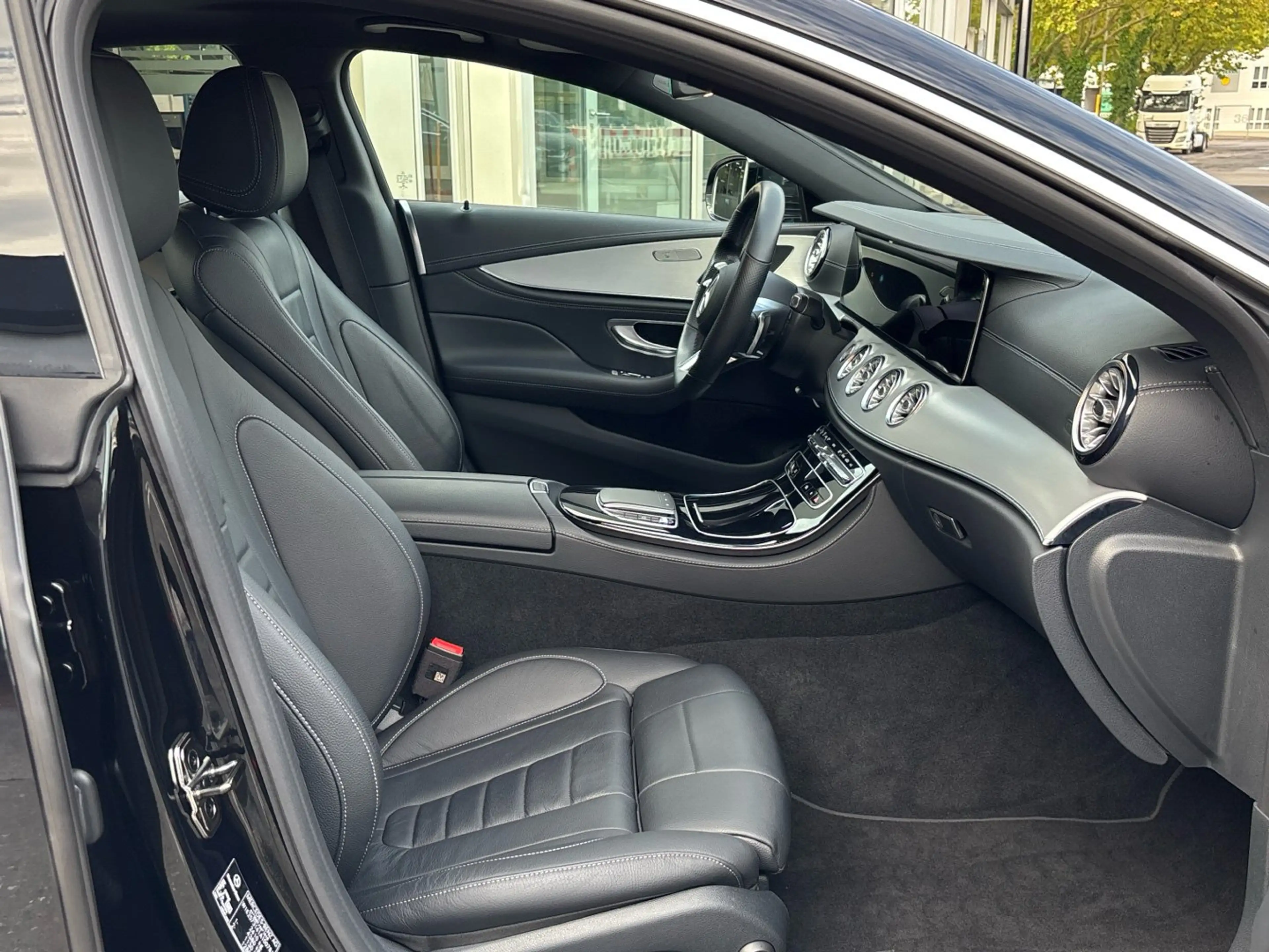 Mercedes-Benz CLS 220 d AMG Line 360°-Kamera Distronic CarPlay — photo 13