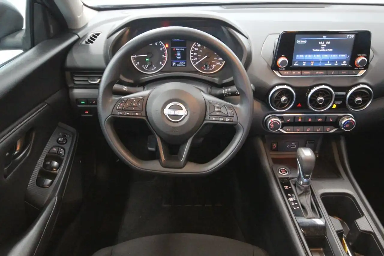 Nissan Sentra снимка Nissan Sentra