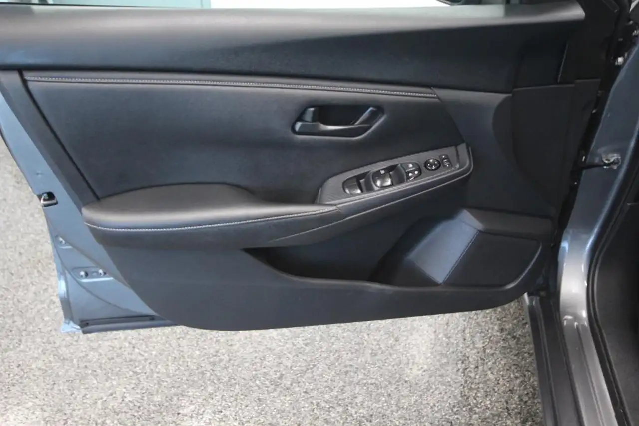 Nissan Sentra снимка Nissan Sentra
