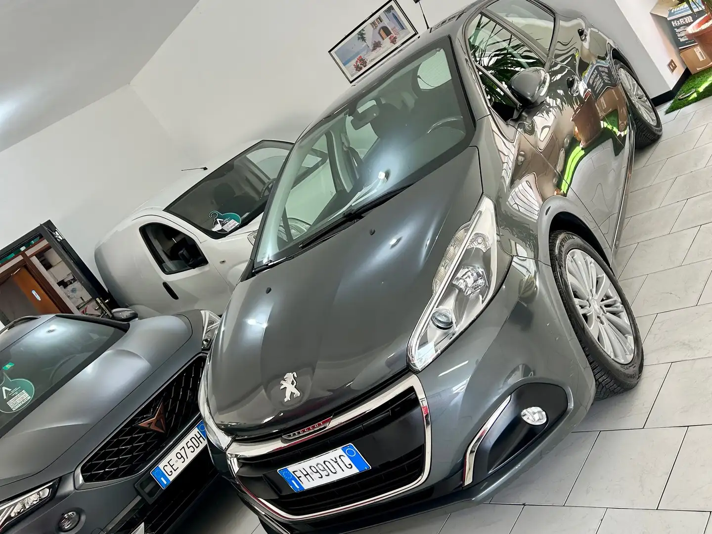 Peugeot 208 208 5p 1.2 puretech Allure 82cv Gris - 1