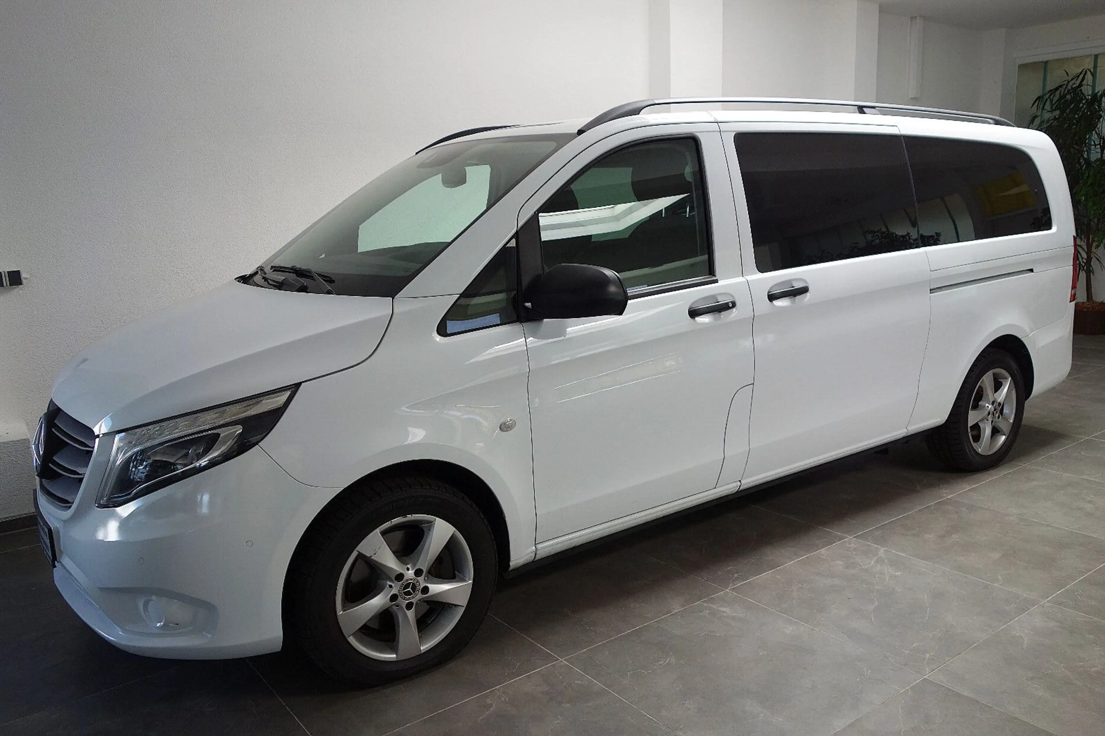 Mercedes-Benz Vito 124CDI Tourer 4Matic Edition 9G/LED/Distron — photo 4