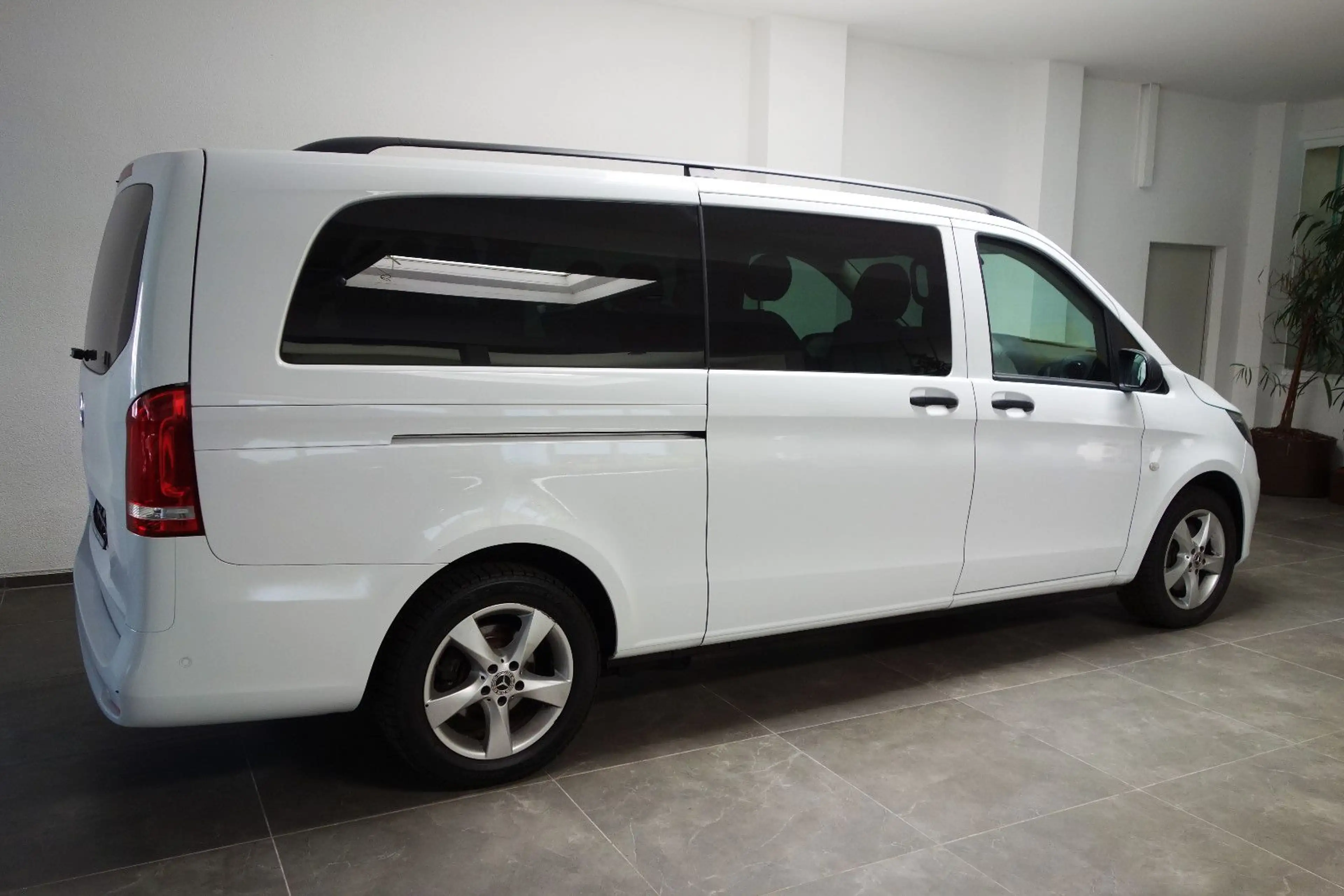 Mercedes-Benz Vito 124CDI Tourer 4Matic Edition 9G/LED/Distron — photo 5