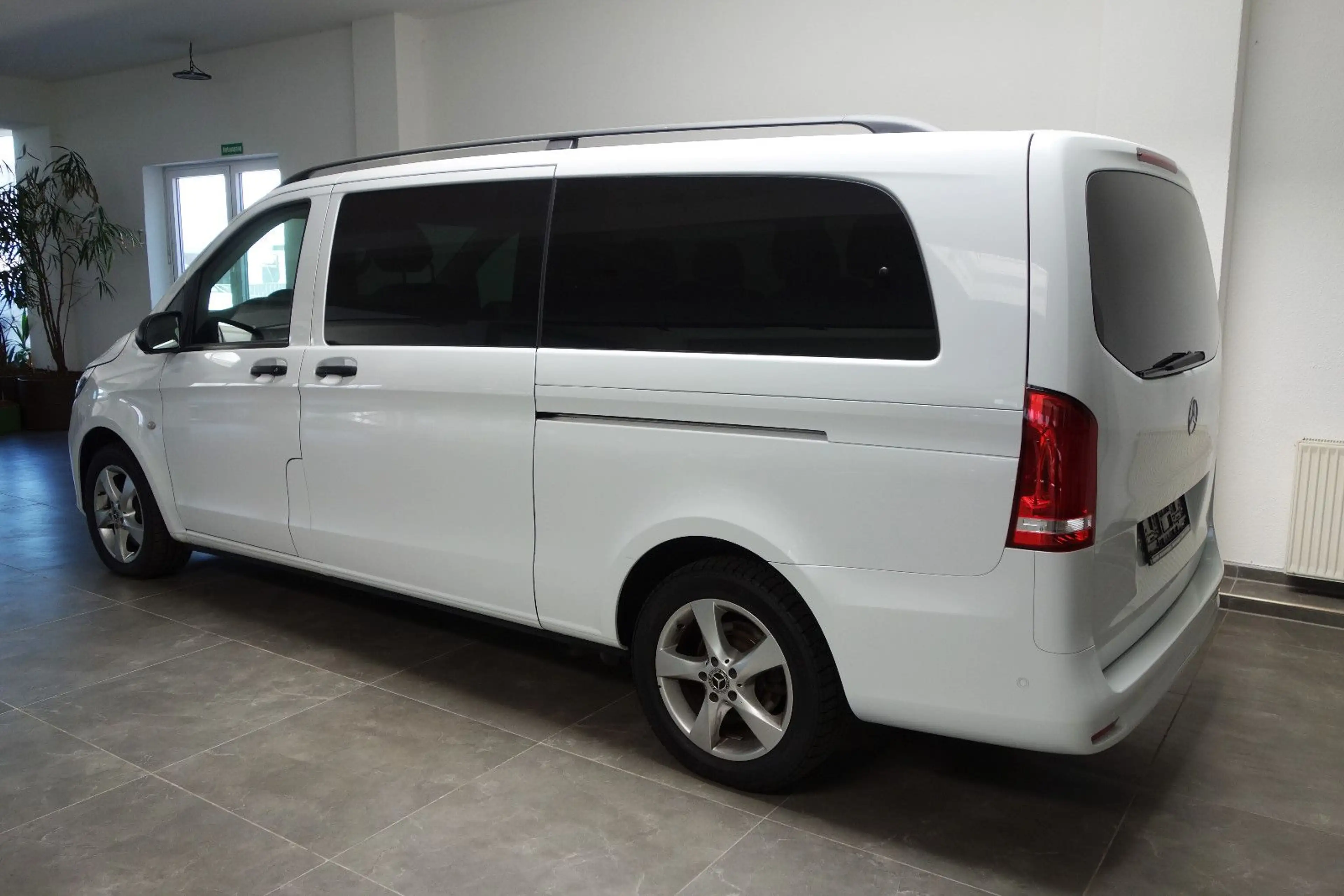 Mercedes-Benz Vito 124CDI Tourer 4Matic Edition 9G/LED/Distron — photo 6